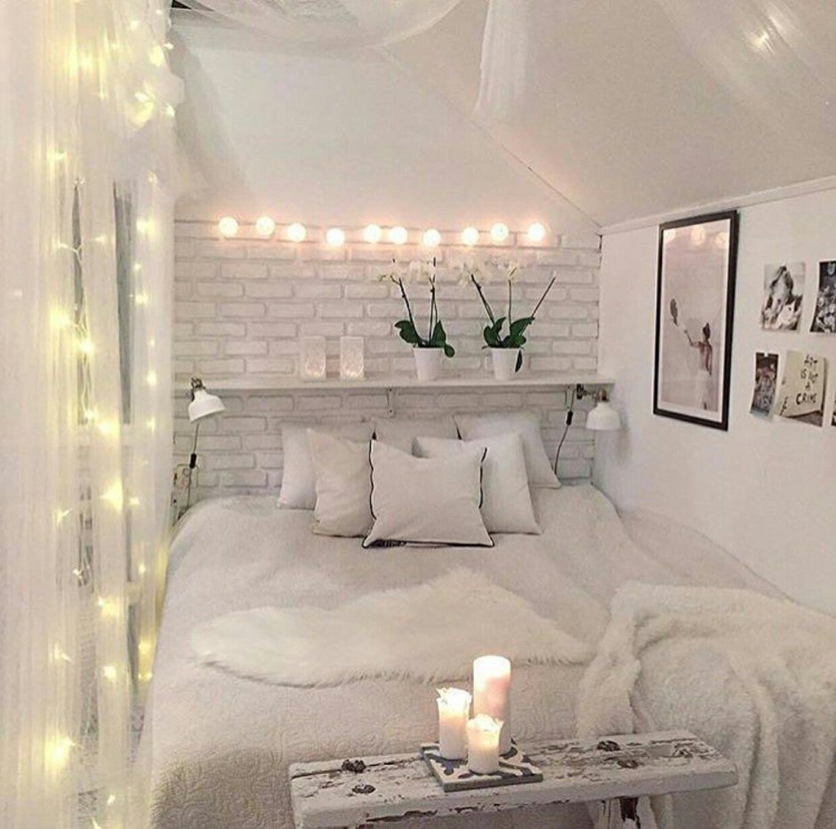 Уютная белая спальня