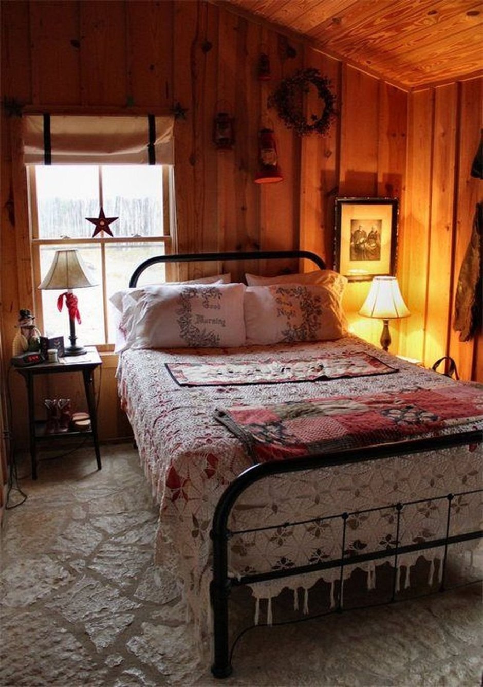 Маленькая спальня в деревенском стиле