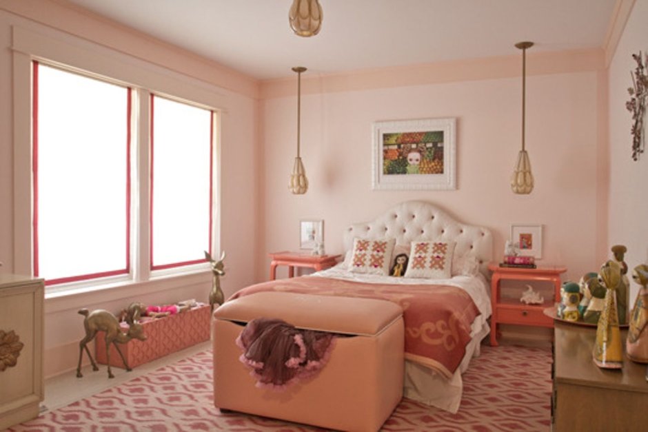 Комната в персиковом цвете