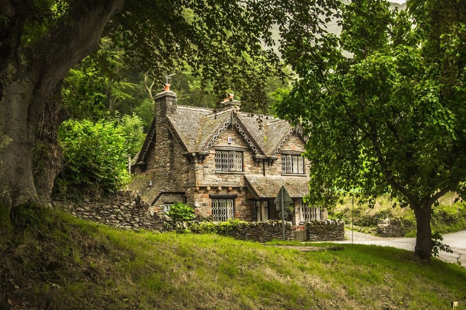 Уютное поместье в Англии на горе