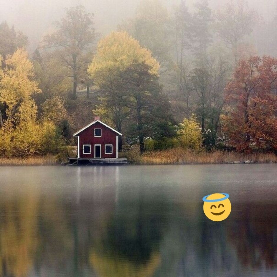 Маленький домик у озера