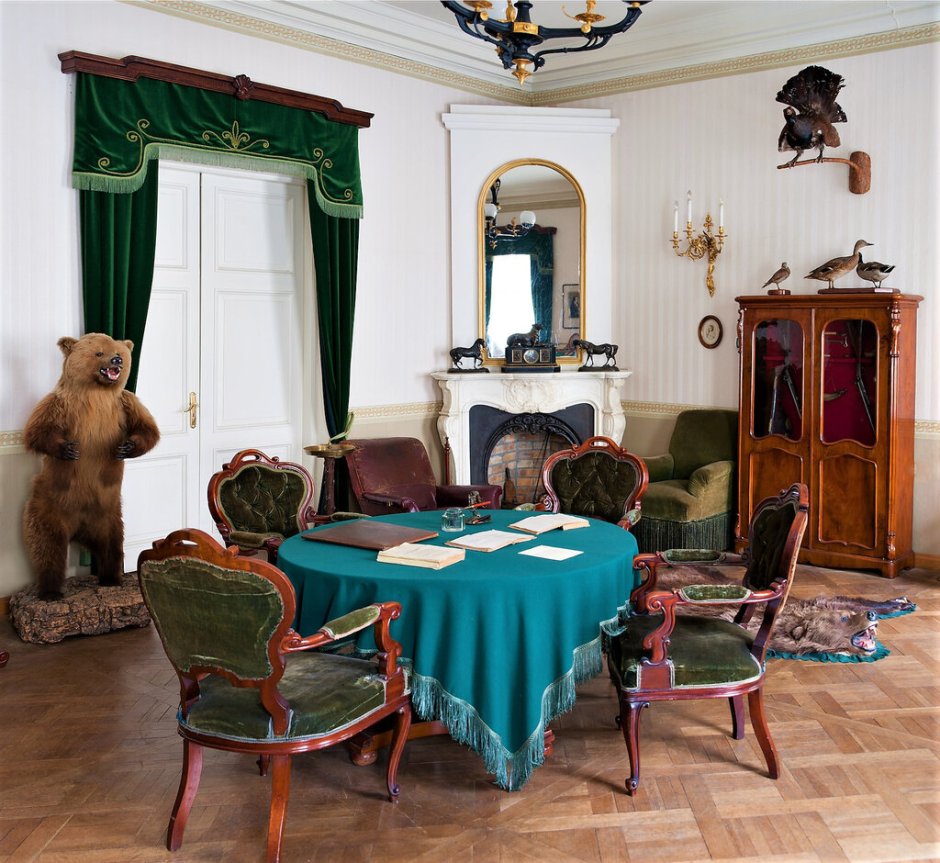 Музей-квартира Некрасова в Санкт-Петербурге