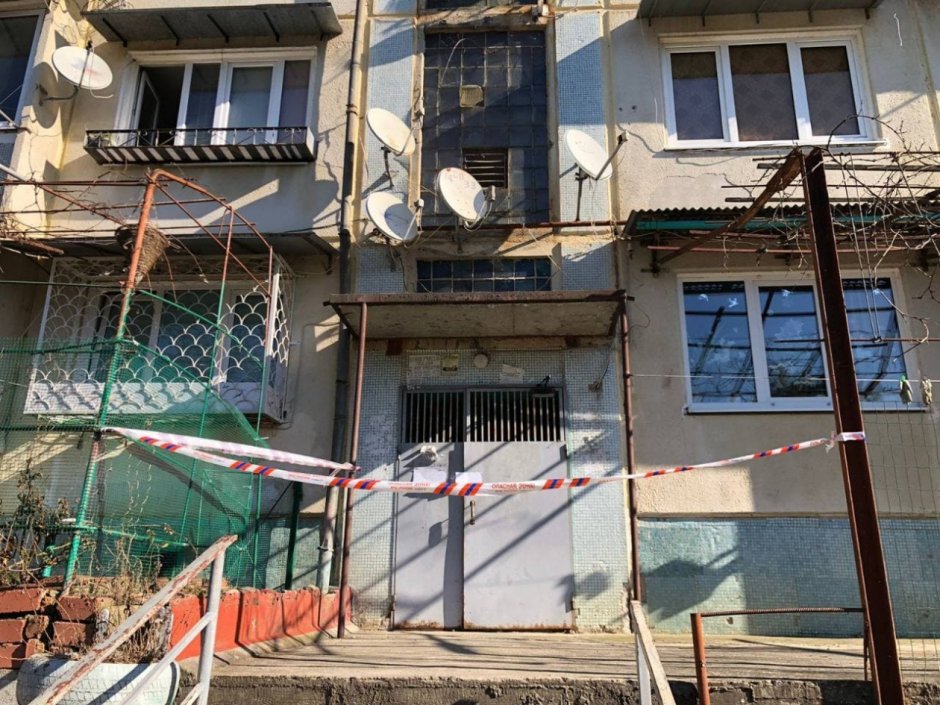 Разрушения домов в Сочи возле моря
