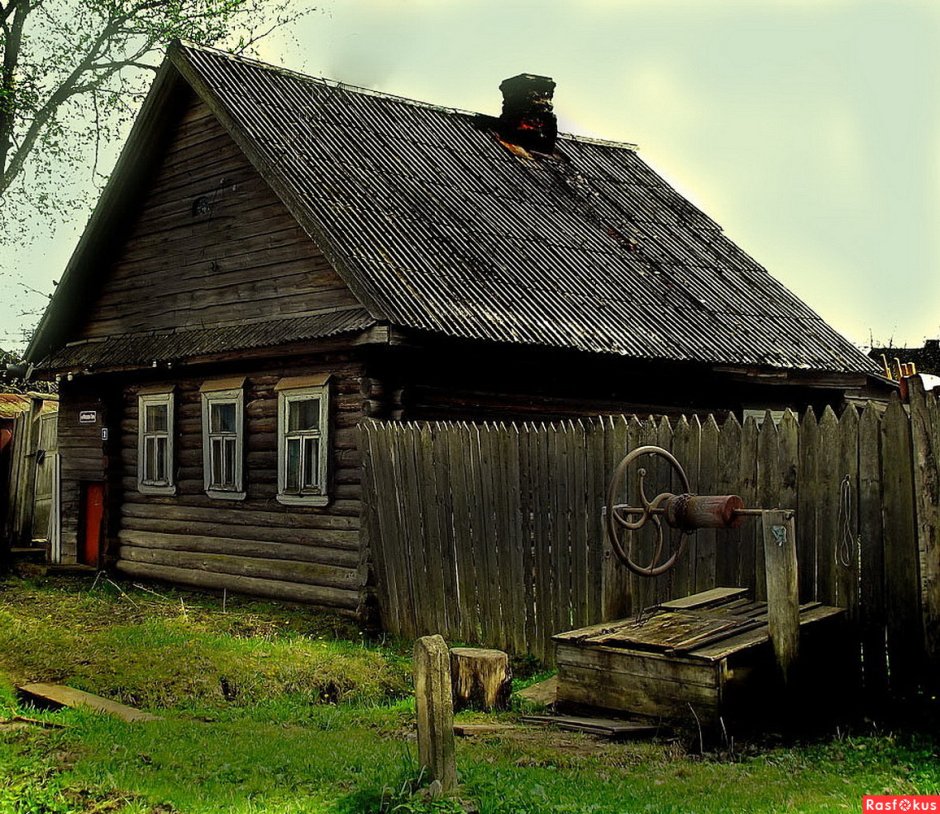 Старый дом в деревне