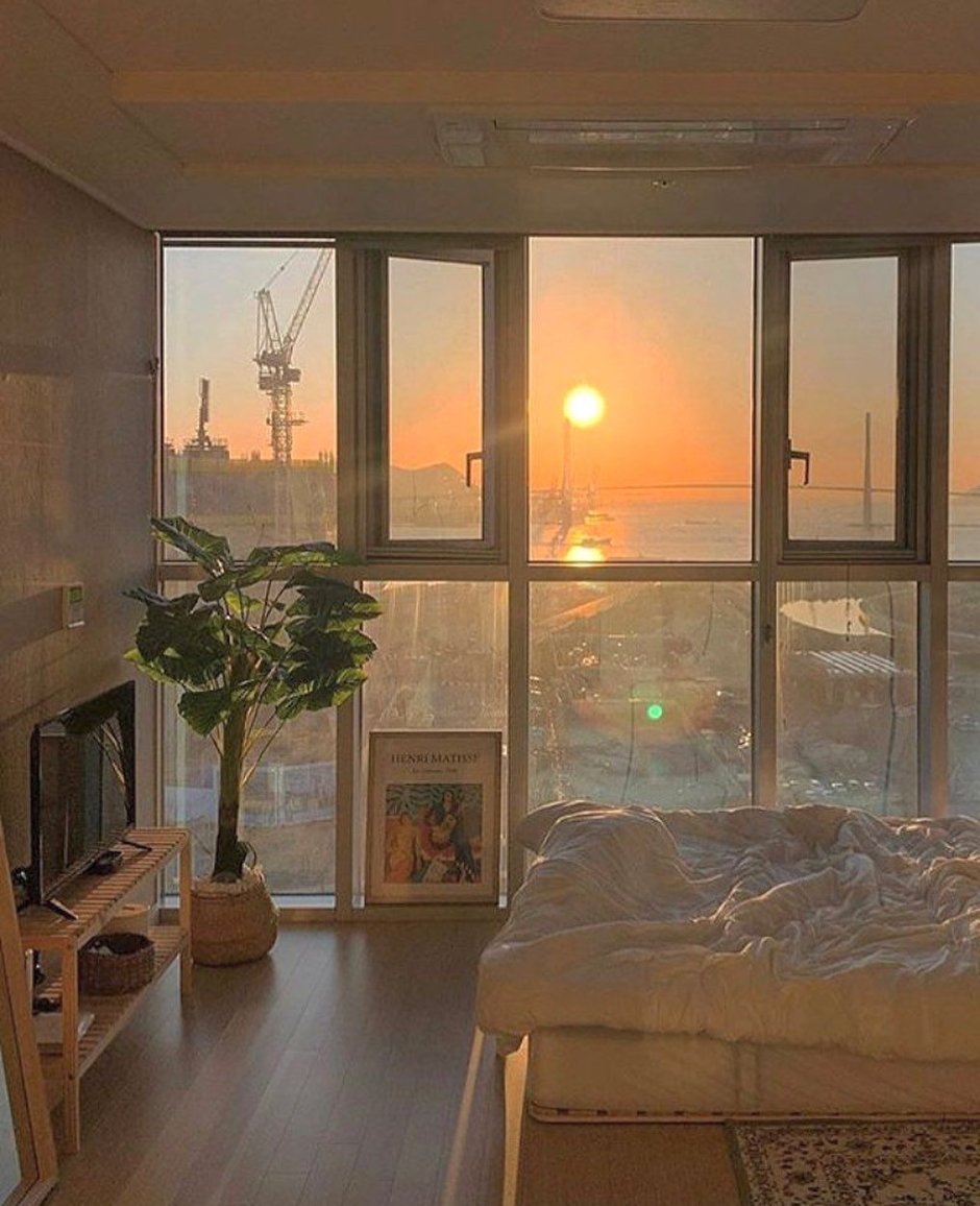 Комната с панора ными окнами