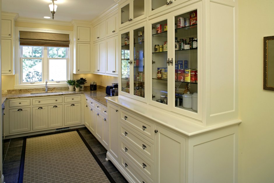Кухонный гарнитур со шкафом для посуды