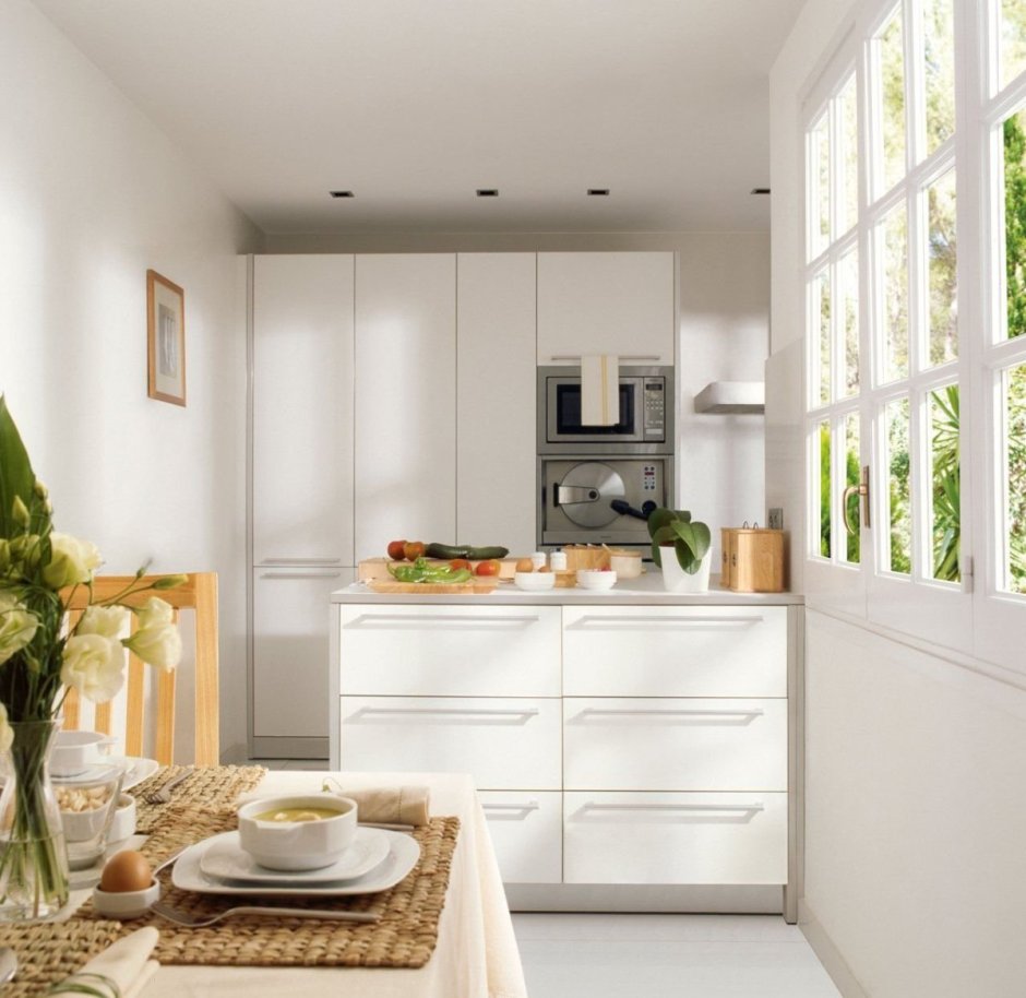 Белая мини кухня дизайн интерьер