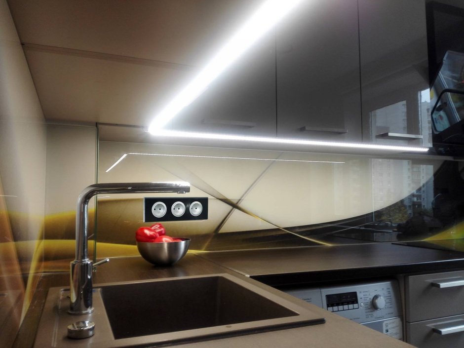 Подсветка кухни под шкафами светодиодной лентой