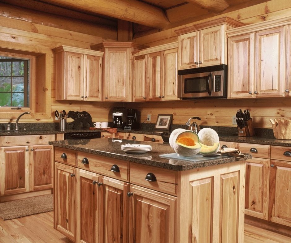Кухонные гарнитуры в деревянном доме