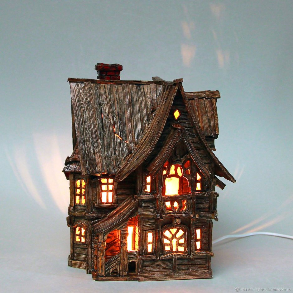 Светильник домик из дерева