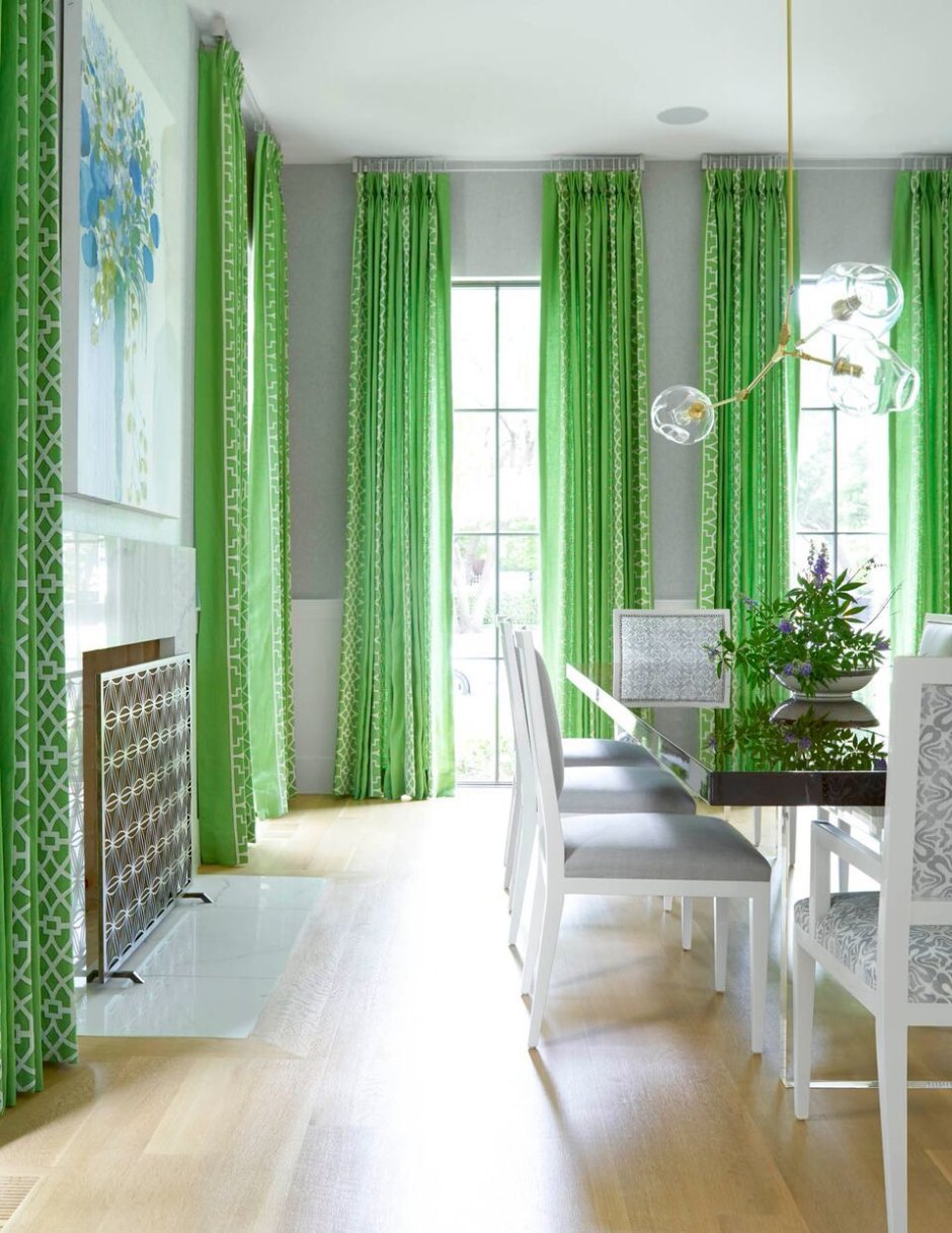 Зелёные шторы в интерьере
