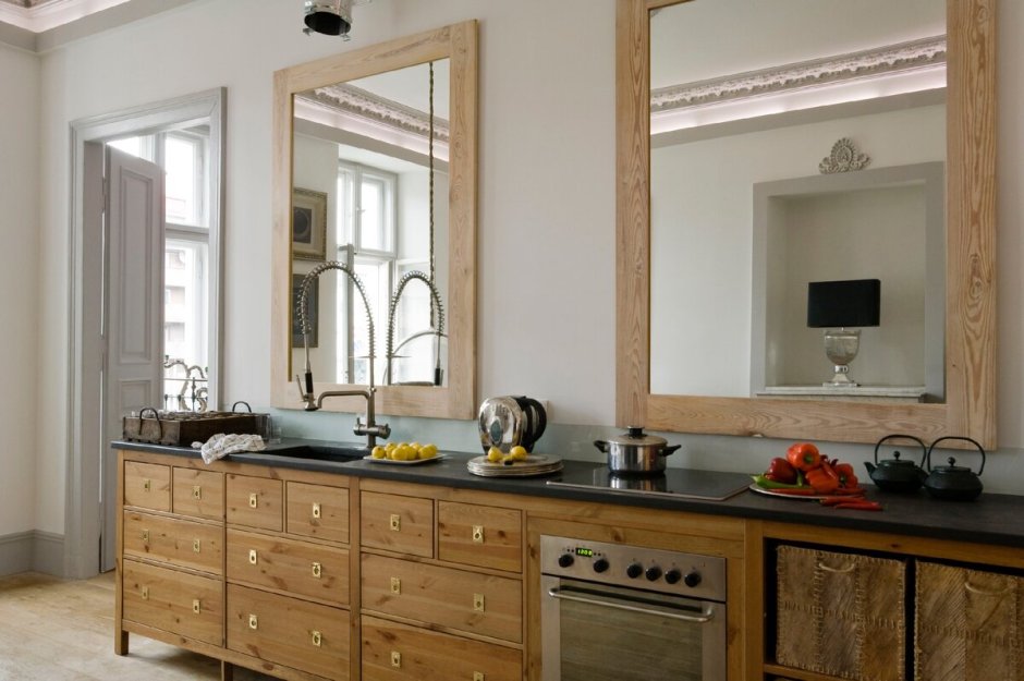 Зеркало на кухне в интерьере