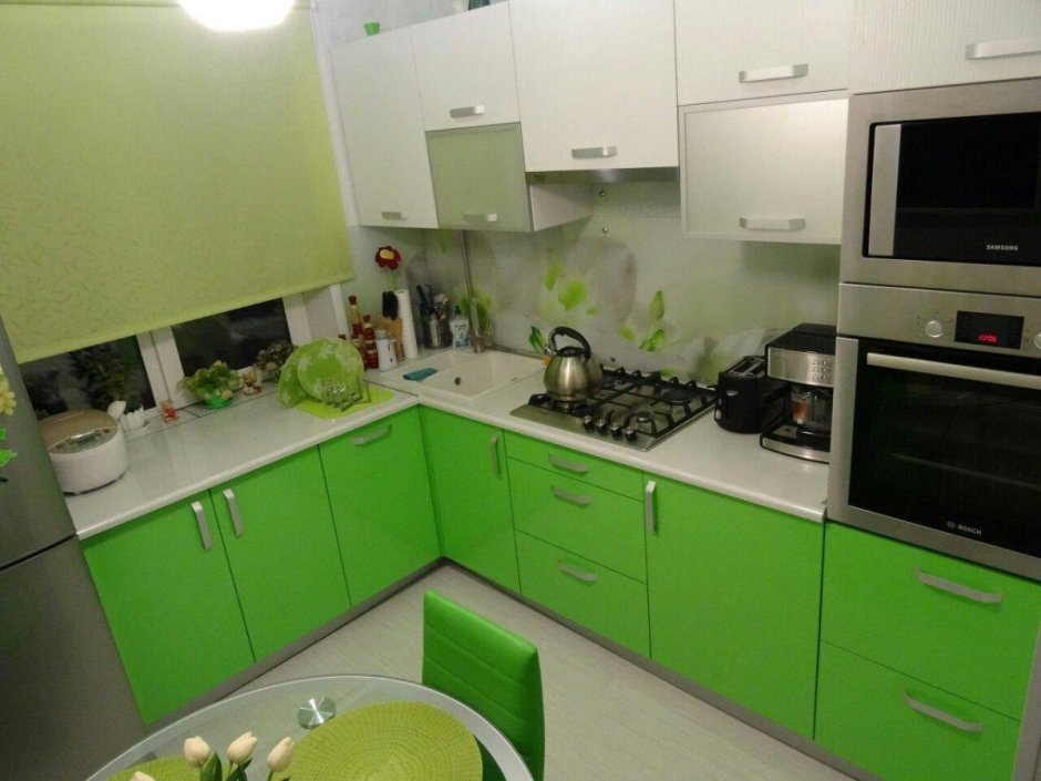 Кухни бело зеленые угловые