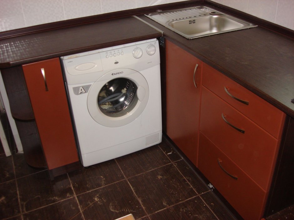 Вирпул встроенная стиральная машина в кухне