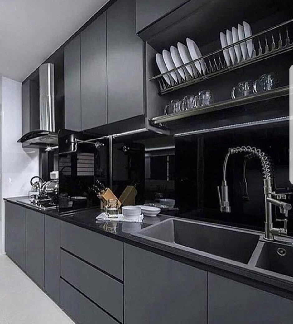 Кухня в черном стиле