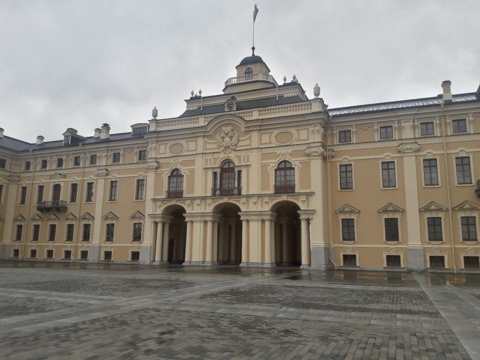 Константиновский дворец в 1998