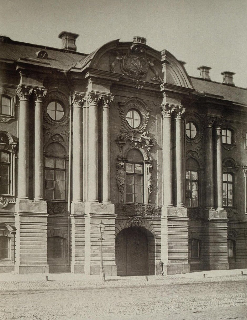 Дворец Строганова в Петербурге