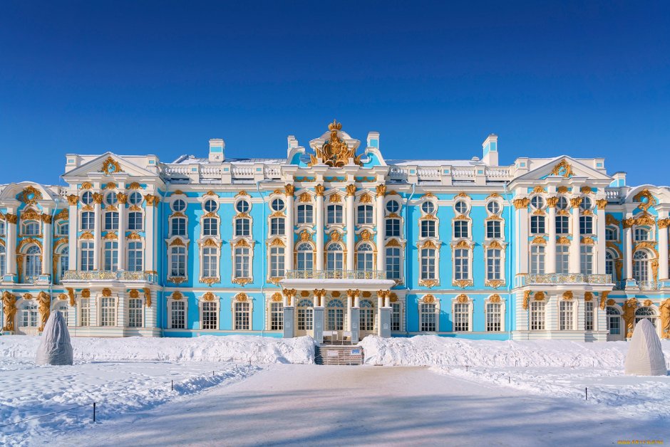 Екатерининский дворец в Санкт-Петербурге и зимний дворец