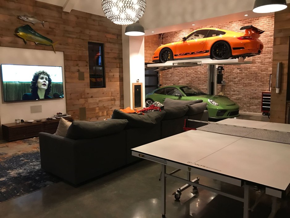 Гостиная в стиле гаража