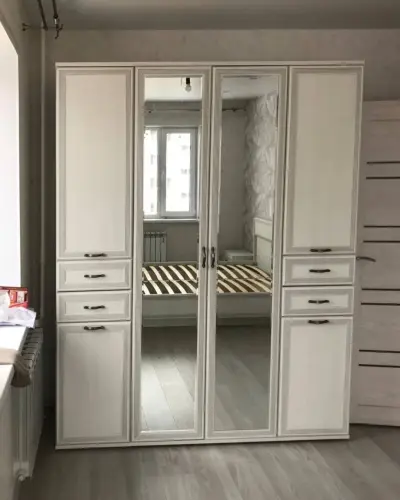 Шкаф платяной — шкаф в спальне