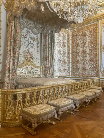 Версальский дворец спальня королевы
