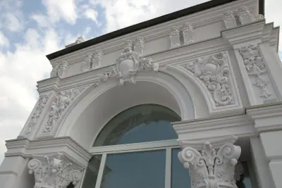 Лепнина в архитектуре — фасадный декор