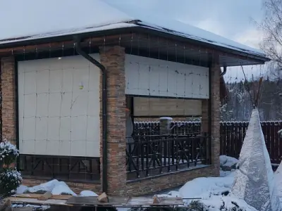 Прозрачные рольставни для беседок — уличная штора для беседки