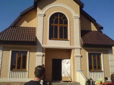 Дом цвет слоновая кость — фасады домов из облицовочного кирпича