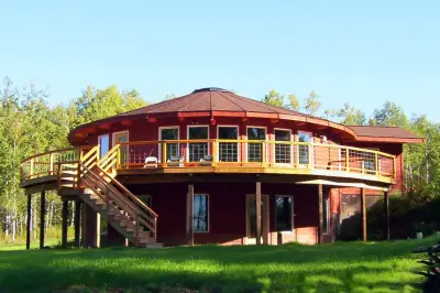 Здание — купольные дома