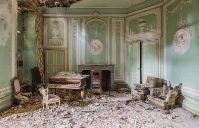 Заброшенный особняк manor house — старый заброшенный дом