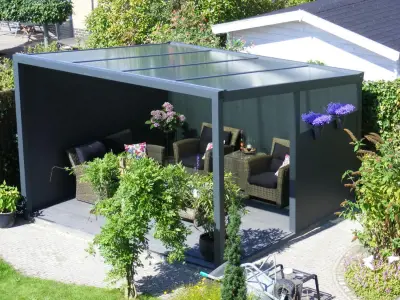 Freistehende aluminium gartenüberdachung in anthrazitgrau pergola