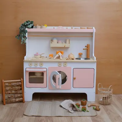 Детская деревянная кухня